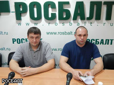 Striking Petesburg truckers Oleg Krutskhikh and Alexei Zhatko