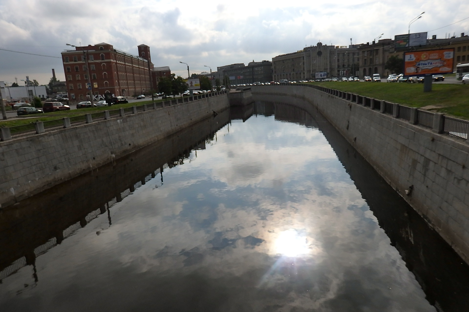 The Obvodny Canal, Petersburg, May 27, 2016. Photo by the Russian Reader