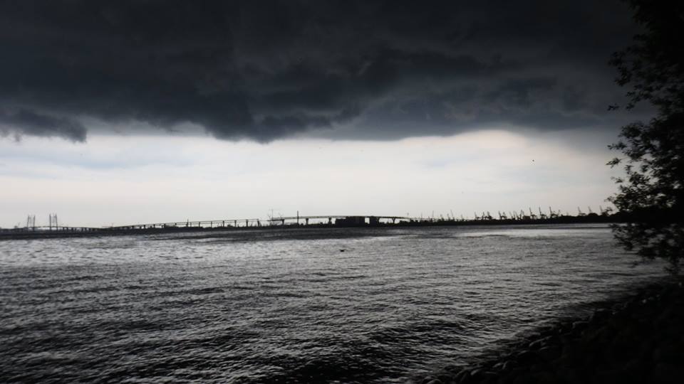 The Western High-Speed Diameter seen from the spit of Kanonersky Island, June 26, 2016. Photo by the Russian Reader