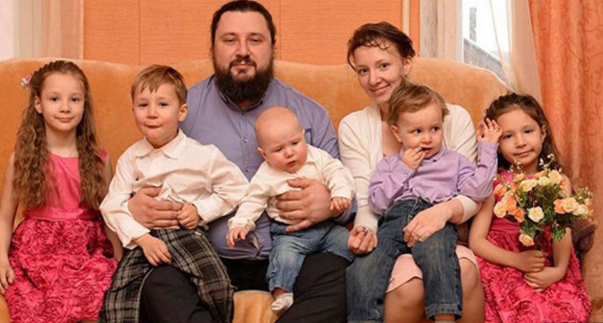 Anna Kuznetsova and family