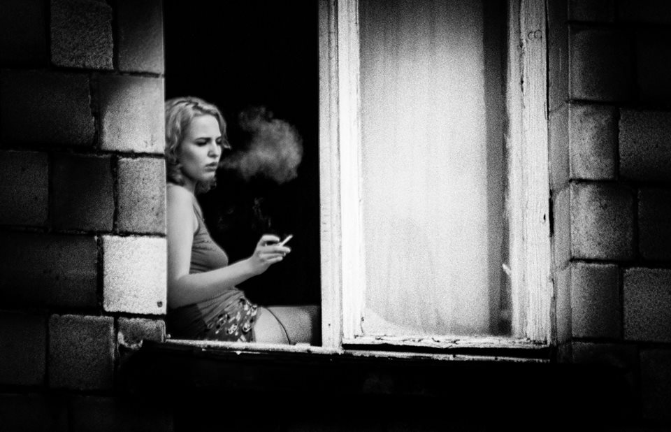 vadim f. lurie-girl smoking in windowsill (01.07.17)